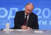 Президент России Владимир Путин отдельно поздравил с праздником командующих группировками российских войск на Украине