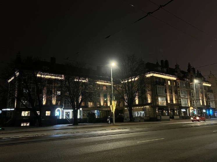 В Калининграде установили подсветку на фасадах жилых домов