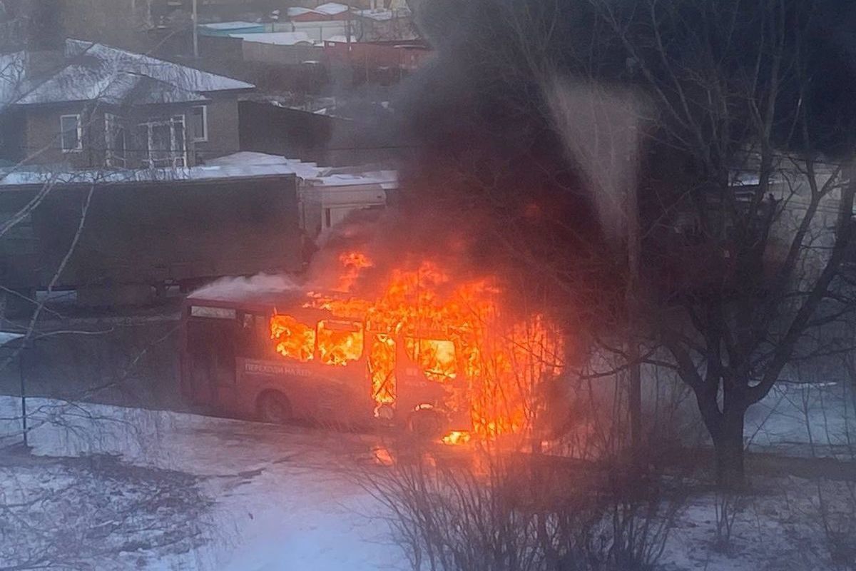 МЧС: При возгорании маршрутки №41 в Рязани никто не пострадал