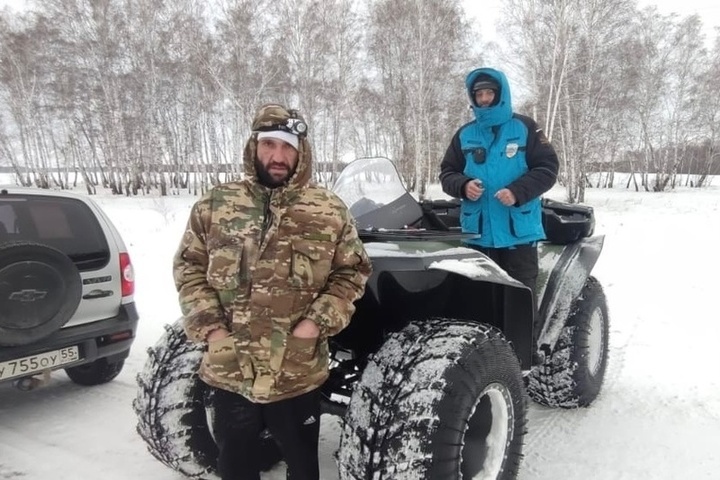 В Омской области двое мужчин заблудились в лесу в первый день года