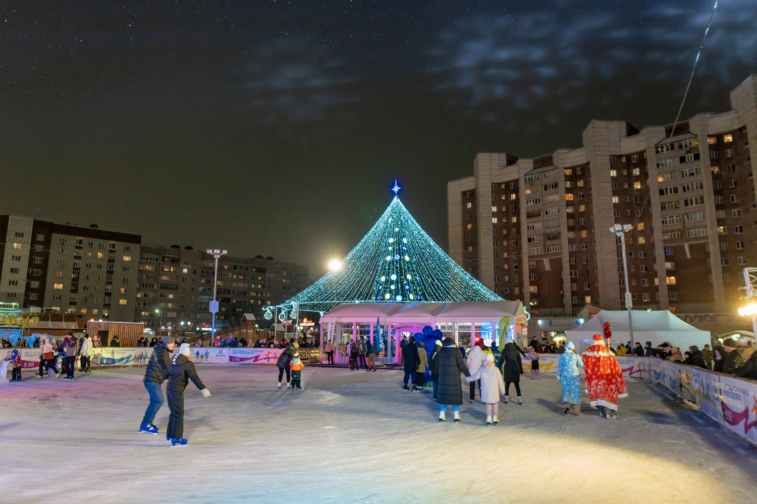 ФосАгро открыла в Череповце ледовый комплекс «Зимняя сказка» с бесплатным катком