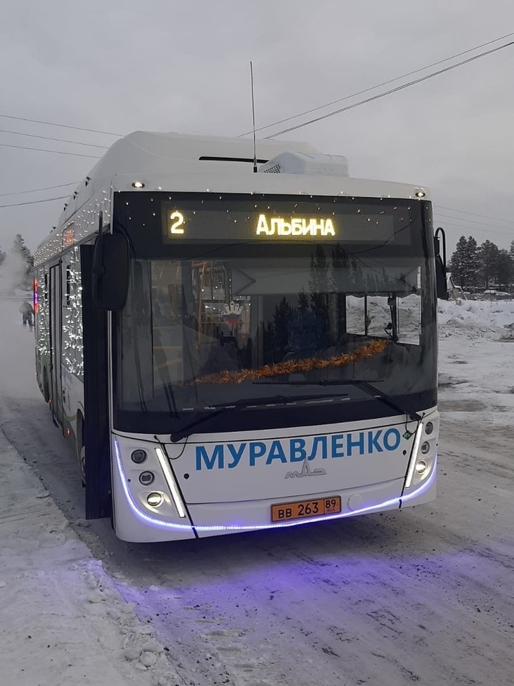 В Муравленко автобус стал возить пассажиров на дачи