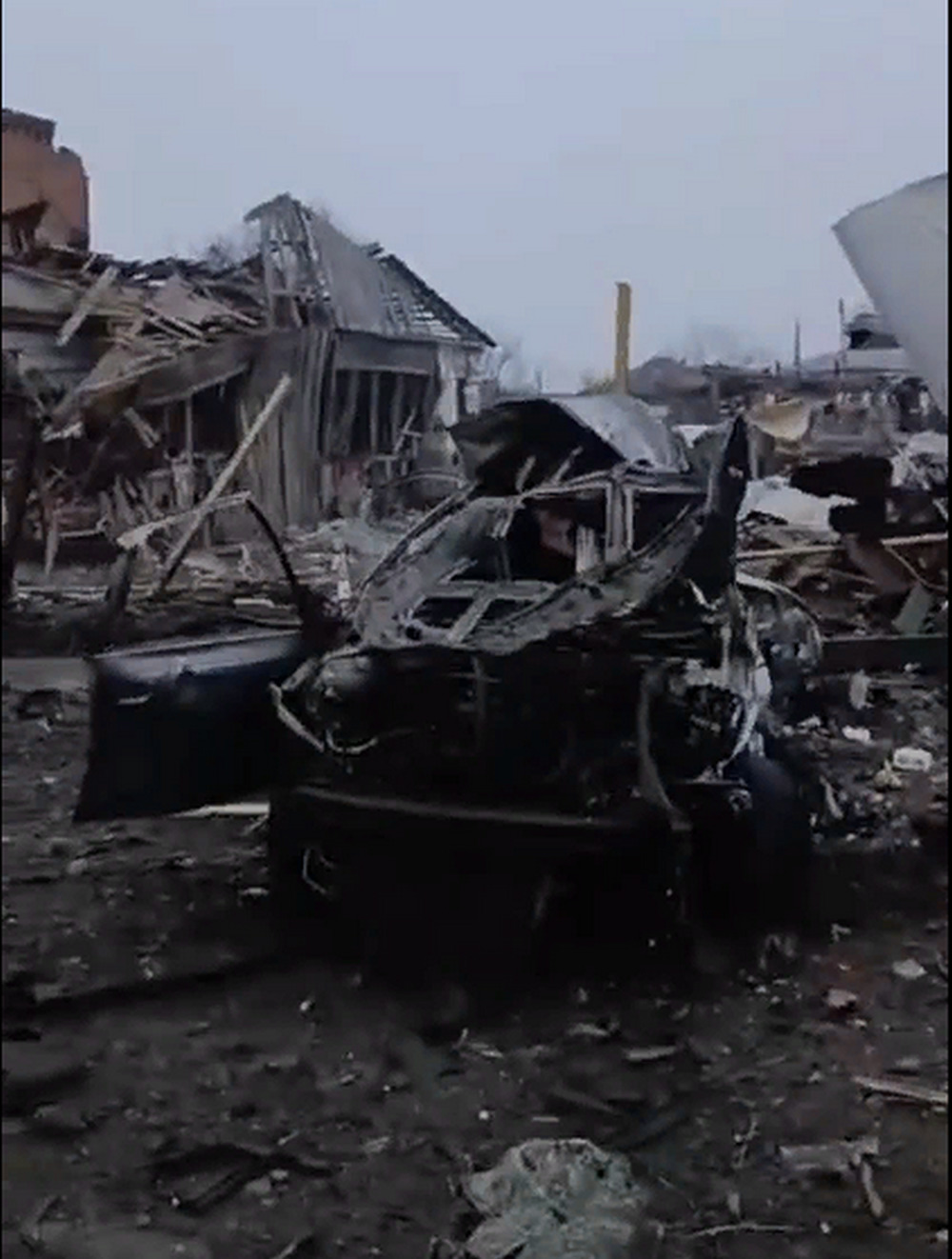 Появились кадры разрушений от авиабомбы в Воронежской области