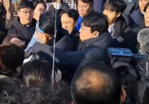 Полиция Пусана расследует обстоятельства нападения на лидера оппозиционной Демократической партии Южной Кореи Ли Джэ Мёна