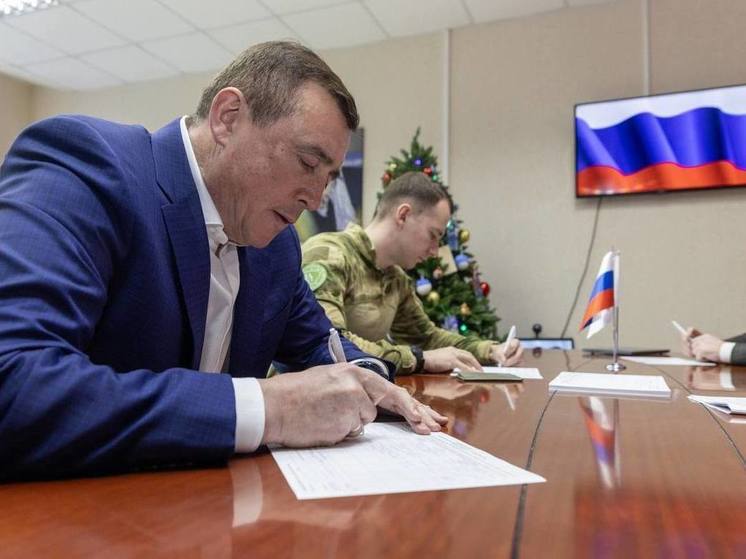 Валерий Лимаренко поставил подпись в поддержку кандидата Путина