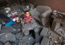 По последним данным палестинского агентства WAFA, в результате новых ударов израильской армии по центральной и южной частям сектора Газа погибли десятки людей и еще больше получили ранения