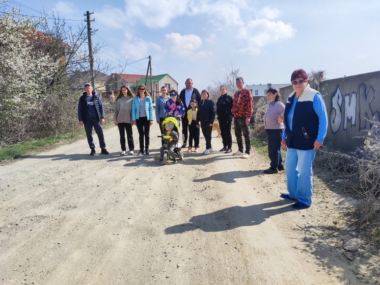 Жители Симферопольского района обратились к Путину сделать им дорогу