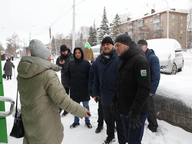 Мэр Уфы остался недоволен уборкой снега во дворах