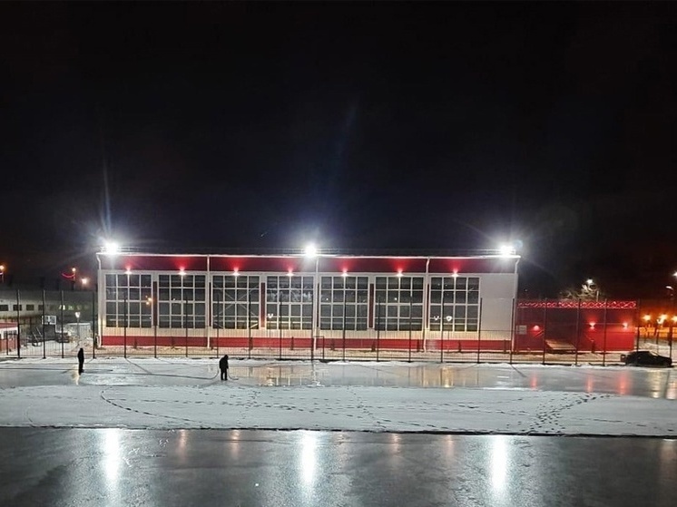В Брянске открылся самый большой каток