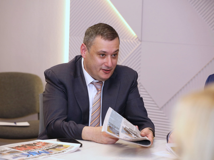 Хинштейн прокомментировал указ о приеме в гражданство РФ иностранцев, заключивших контракт о прохождении военной службы