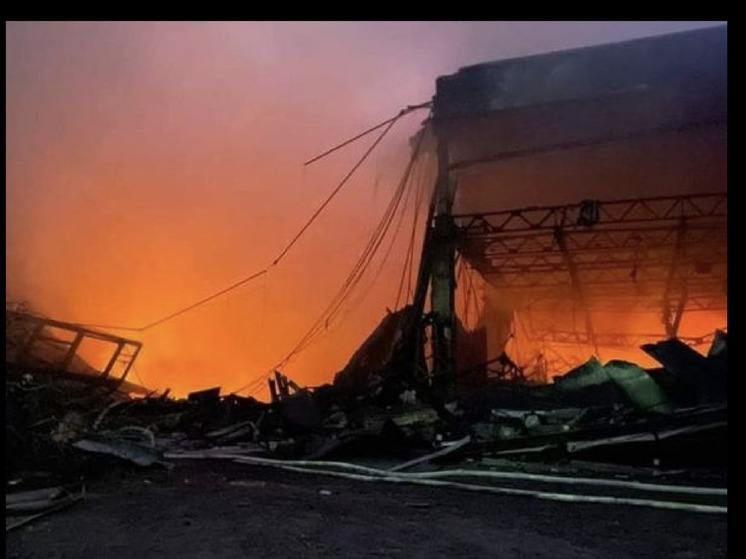 Опубликованы кадры с руинами украинской фабрики, выпускающей одежду для военных