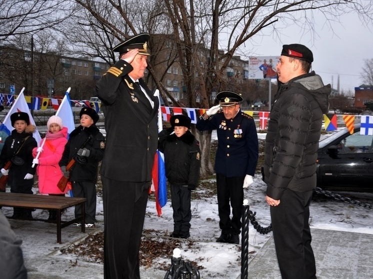Морпех "Сова" из зоны СВО поблагодарил новосибирцев за новогоднее видеопоздравление