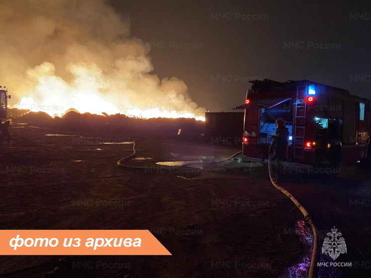 Под Выборгом в коттеджном поселке загорелся дом