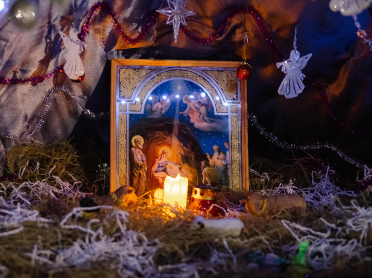 Традиции и главный символ Рождества 2024 вспоминают в Хабаровске