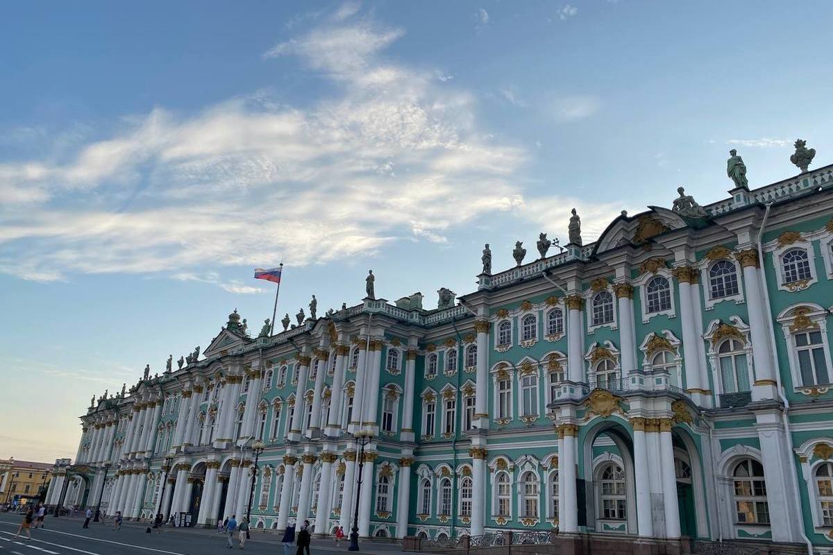 Эрмитаж июль. Эрмитаж Санкт-Петербург главный музейный комплекс. Эрмитаж 20/21. Эрмитаж 7. Эрмитаж, Санкт-Петербург (2,9 млн. Посетителей в год).