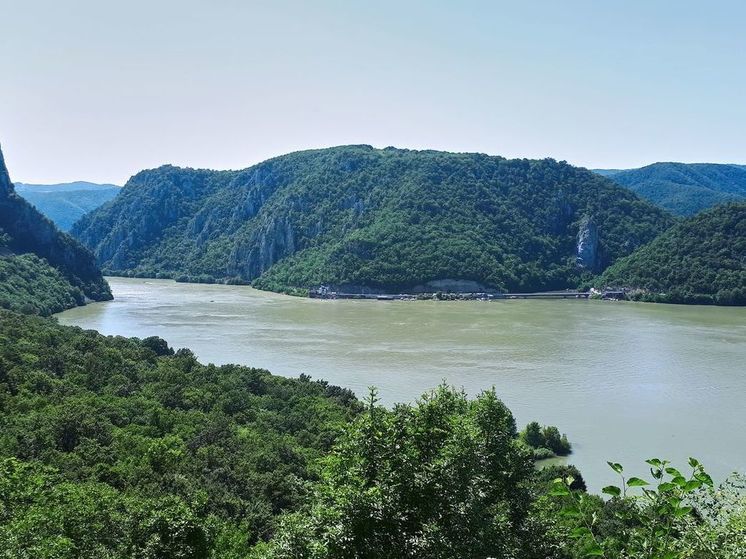 В Дунае затонула баржа с 1000 тонн азотных удобрений