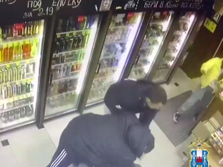 В  алкомаркете Таганрога задержали покупателя, размахивавшего боевой гранатой