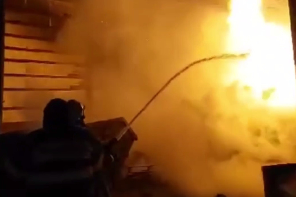 Крупный пожар на складе с картоном в Щелково ликвидировали огнеборцы