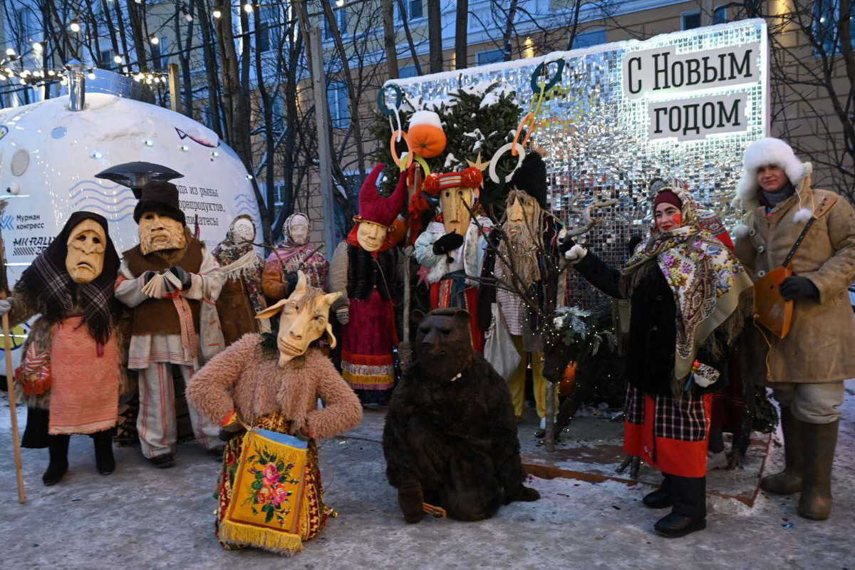 Коллектив театра «Окрутники Мурманска» поздравил северян с наступающим Рождеством