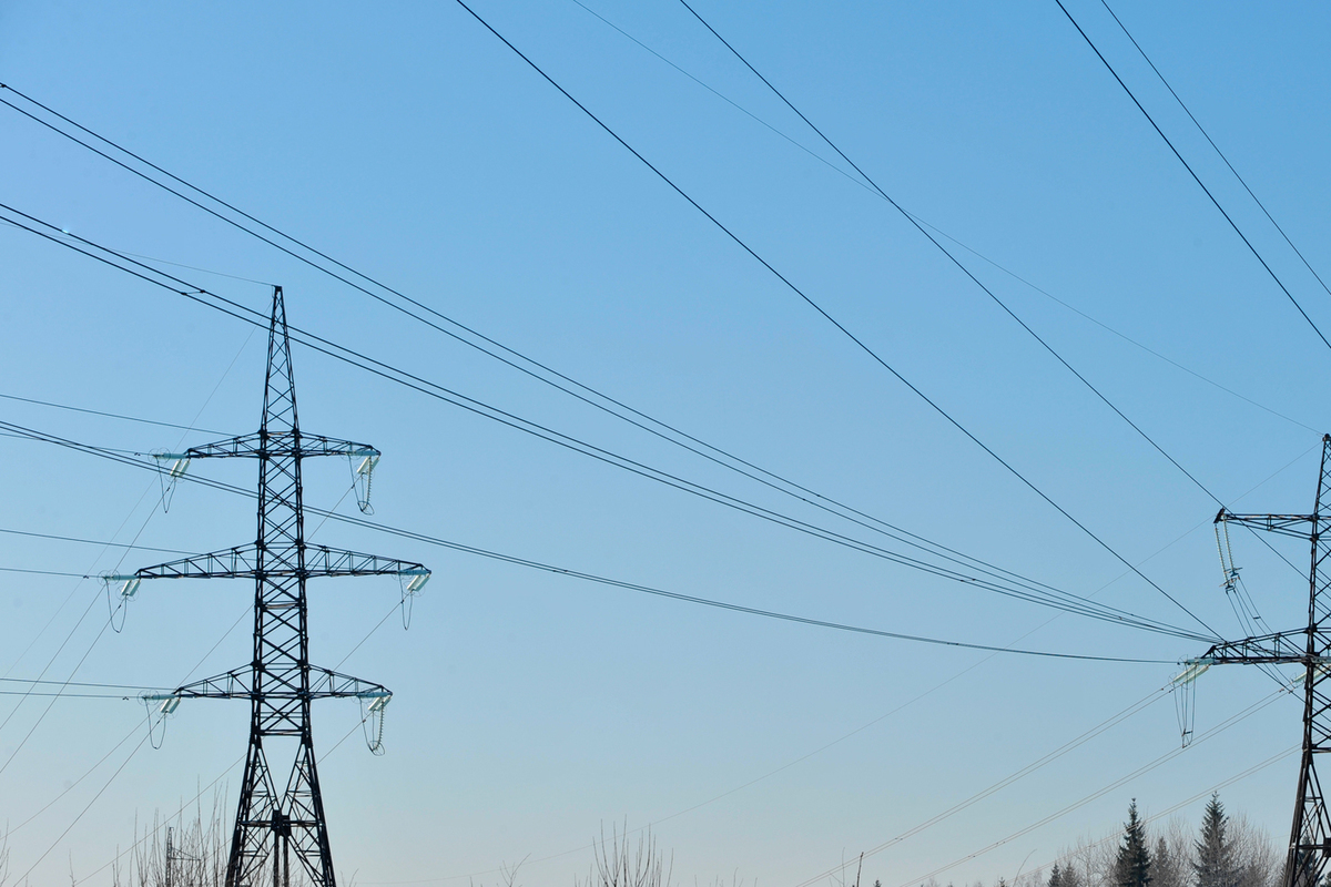 В Чудовском районе полностью восстановили электроснабжение