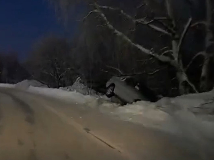 Иномарка жестко воткнулась в сугроб в Петрозаводске