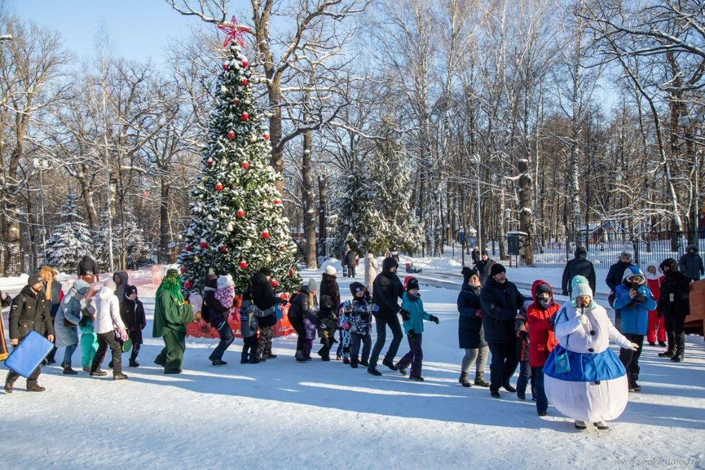 Пензенцев приглашают на новогодние представления в парк Белинского