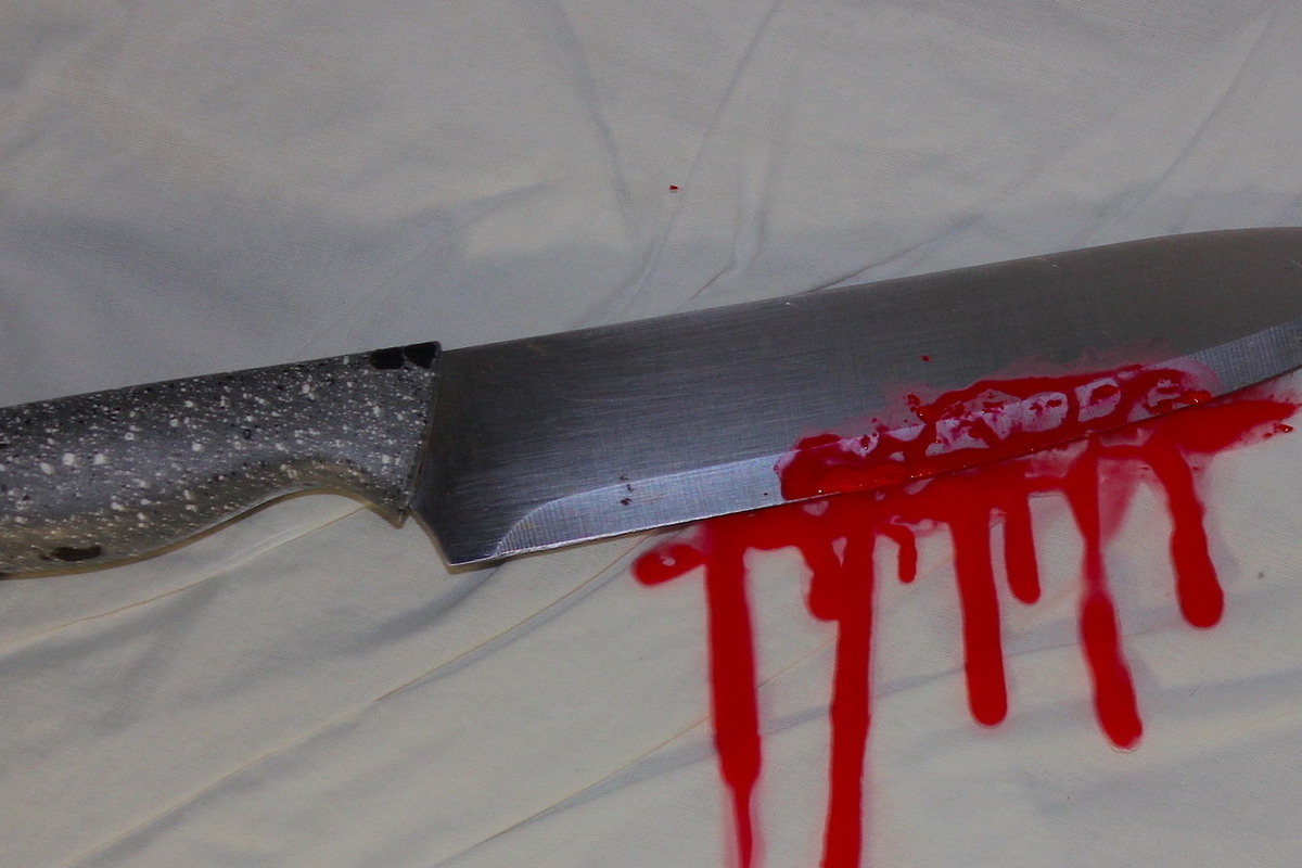В Кандалакше словесный конфликт закончился применением ножа