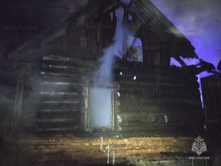 Двое мужчин сгорели на пожаре дома в селе Забайкалья