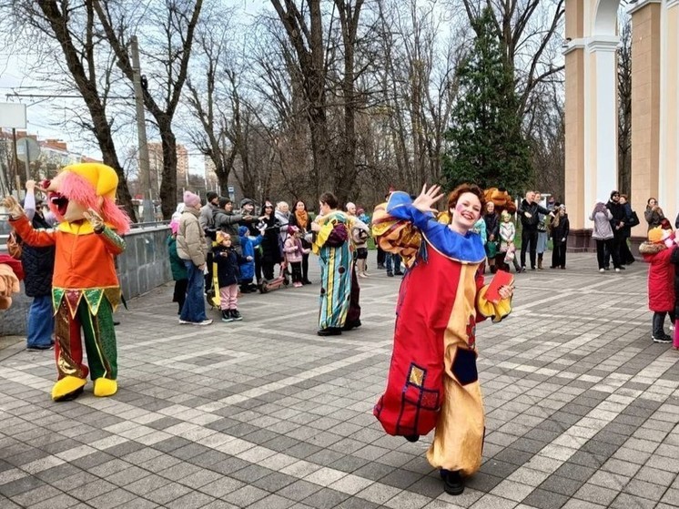 В Краснодаре состоялся фестиваль новогодних карнавалов