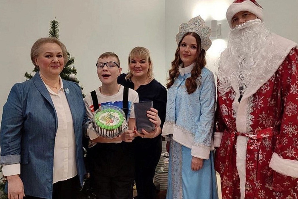 Кировские министры экономического блока поздравили юных кировчан на «Елке желаний»