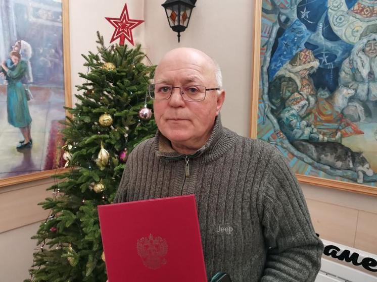 Глава Приморского края вручил почётную грамоту директору музея в Забайкалье