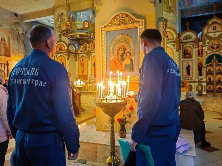Жителям Алтайского края рассказали, как безопасно встретить Рождество