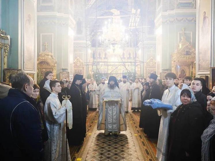 В Астрахани прошло Рождественское ночное богослужение
