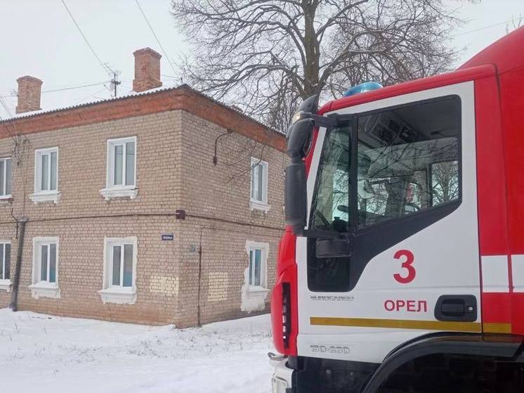В Орле пожарные спасли 4 человека и эвакуировали 10