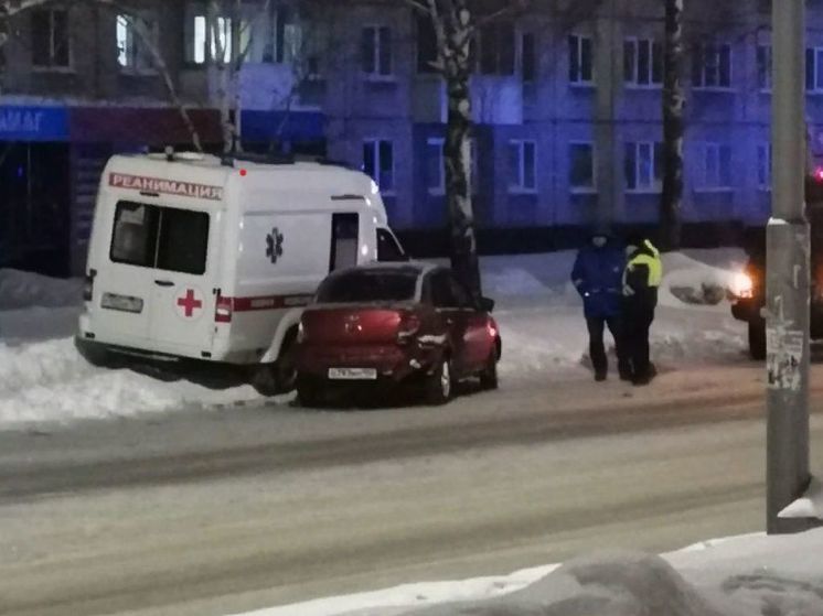 ДТП с участием скорой произошло на кемеровской улице
