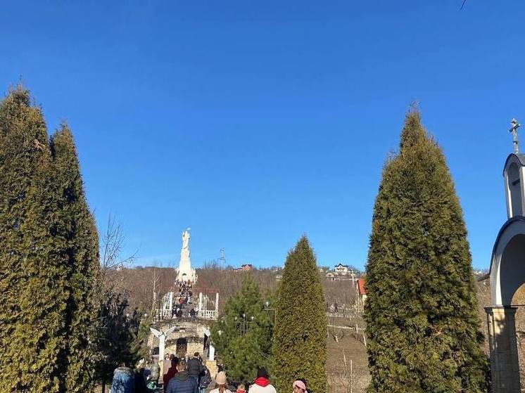 В Рождество ессентучан традиционно угощают сладким чаем с печеньем и конфетами, горячим шулюмом.