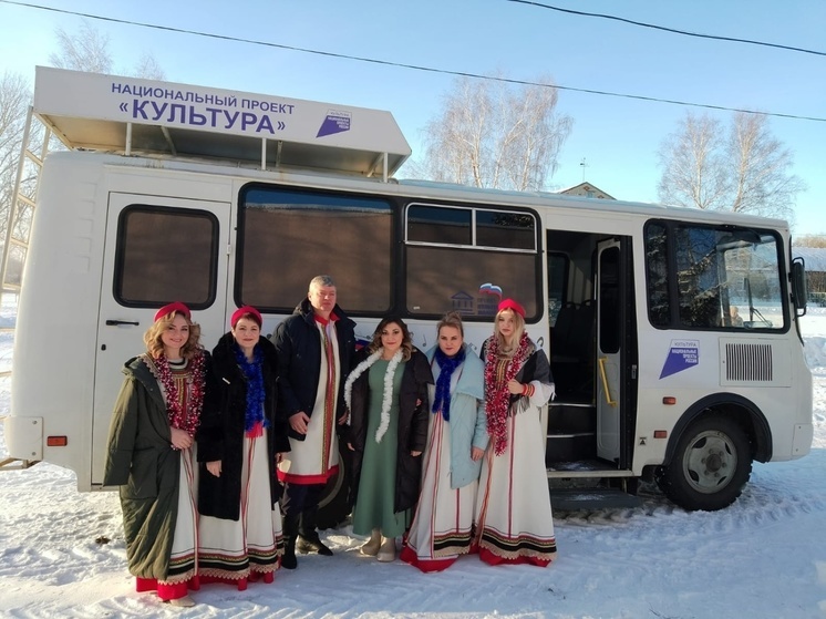 В пензенских селах автоклубы привозят новогодние концерты