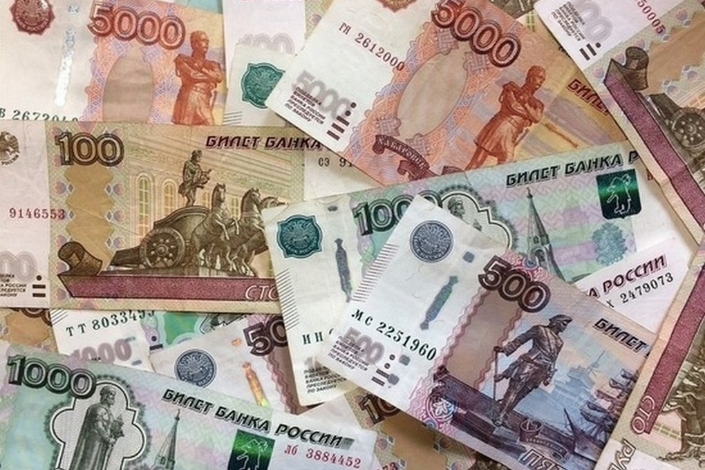 Economist Belyaev explained why Russians prefer cash
