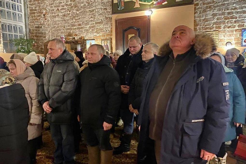 Костромской губернатор встретил Рождество в восстановленной Богородицкой церкви
