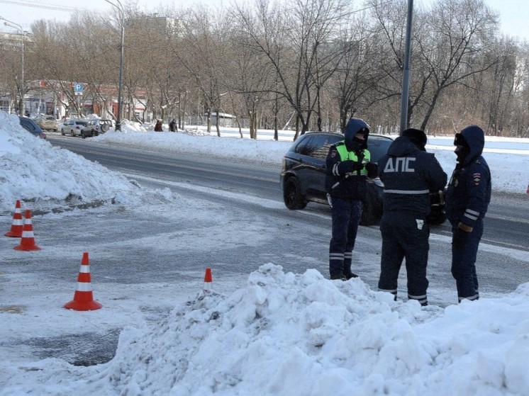 SHOT: инспекторы ДПС открыли стрельбу по пьяному водителю в Саратове