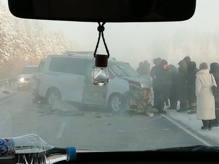 В Мегино-Кангаласском районе Якутии произошла массовая авария пяти автомобилей