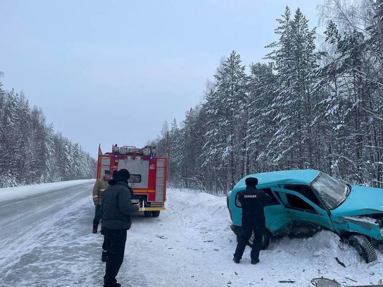 Один человек погиб и восемь пострадали в ДТП на уральской трассе