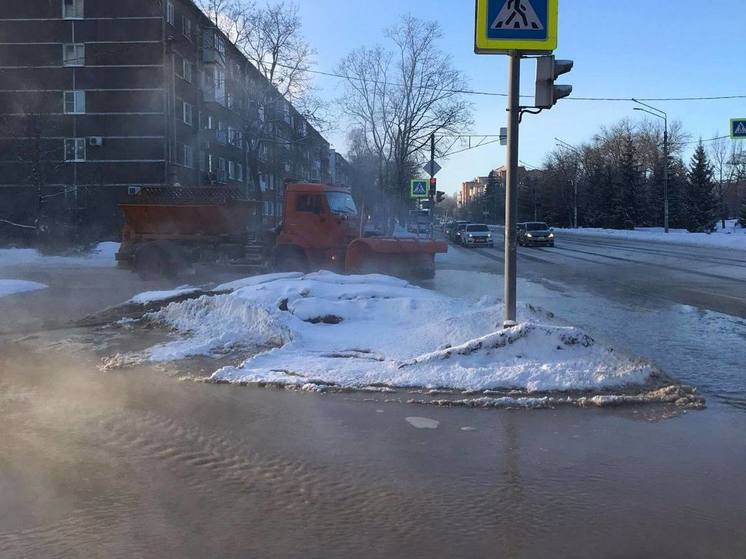 Подачу воды восстановили на улице Коммунальной в Пскове после аварии