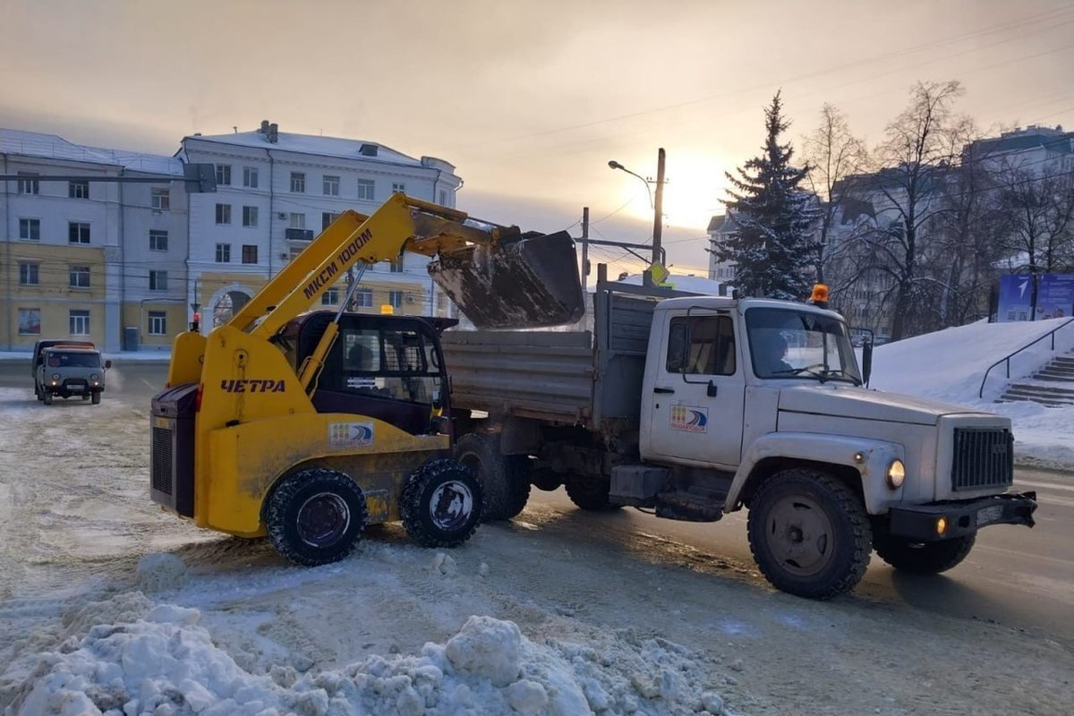 В Пензе идет круглосуточная уборка снега