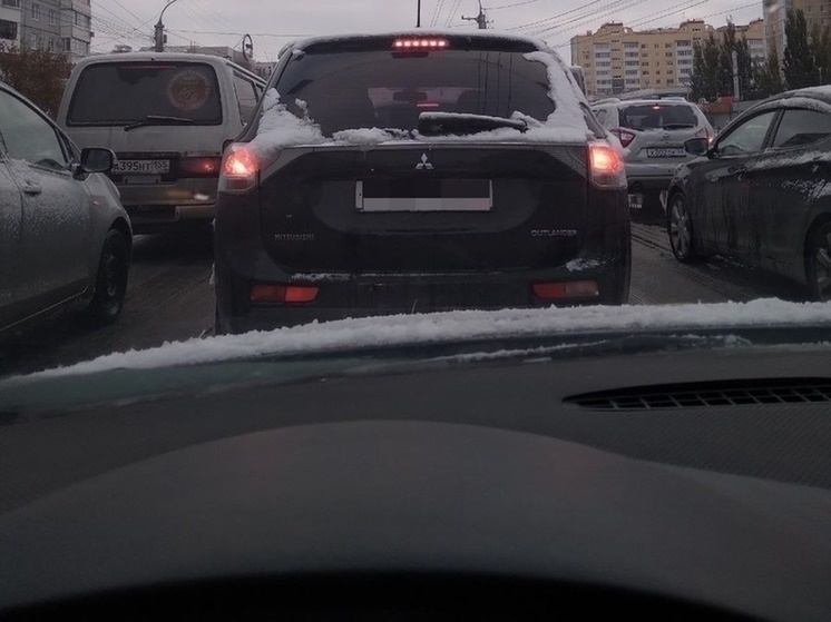 В Омске первый рабочий день после новогодних каникул начался с пробок на дорогах