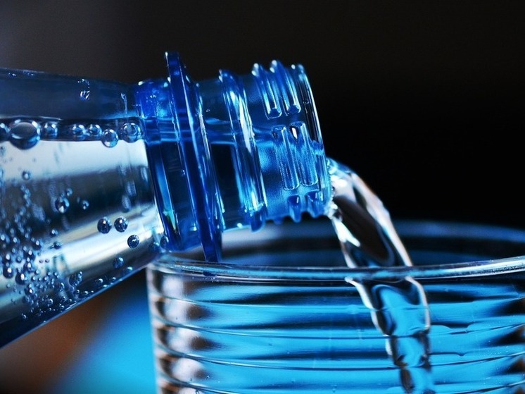Bloomberg: в воде выявлено содержание опасного для здоровья нанопластика