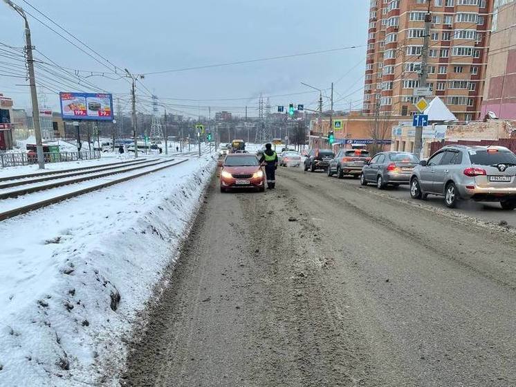 В Туле автоинспекторы помогли врачу перинатального центра в сильный мороз