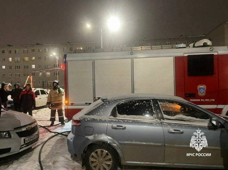 В Казани из-за горевшей ночью легковушки никто не пострадал