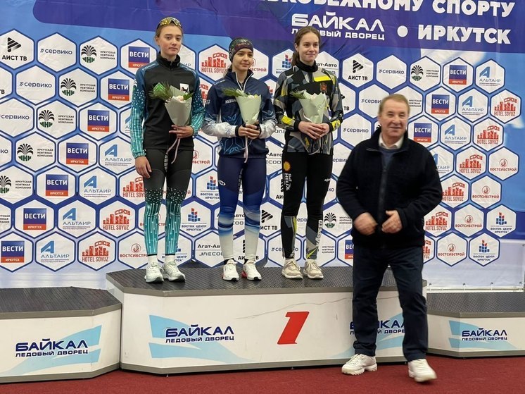 Кемеровчанка взяла две золотые медали по конькобежному спорту на первенстве СФО