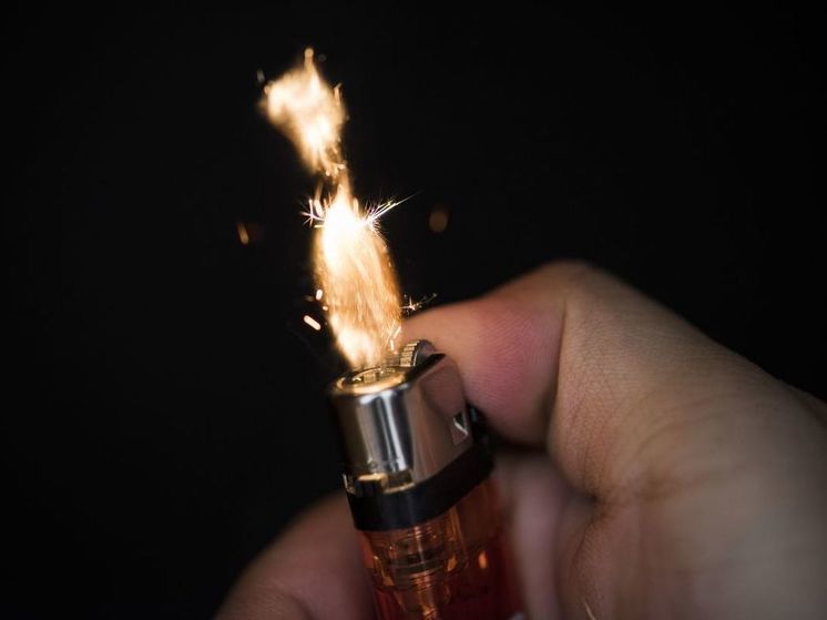 МВД: Поджигатели двери ведущего радио Sputnik признались, что им обещали заплатить